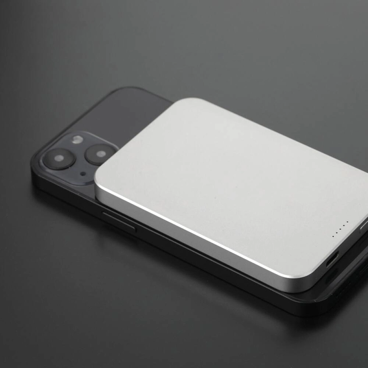 Power bank 5000 mAh z ładowarką indukcyjną Magsafe OLIMPIA