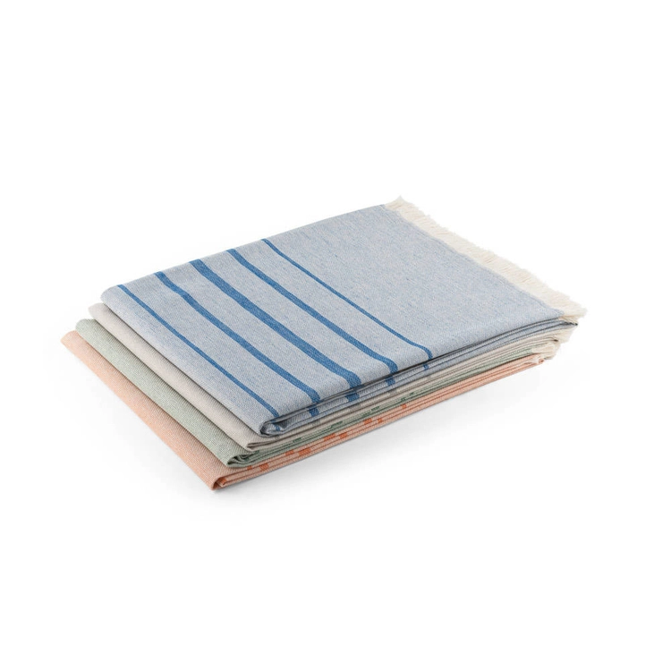 CAPLAN. Wielofunkcyjny ręcznik (260 g/m²) wykonany z lekkiej i wytrzymałej bawełny (90%) oraz bawełny z recyklingu (10%)