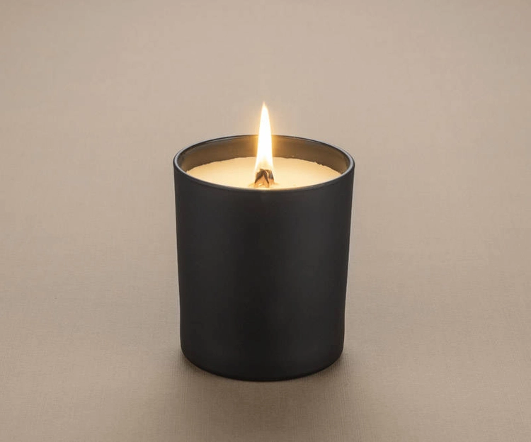 Świeca sojowa 220g - Norwegian Woods (Christmas tree) - VERA YOUNG